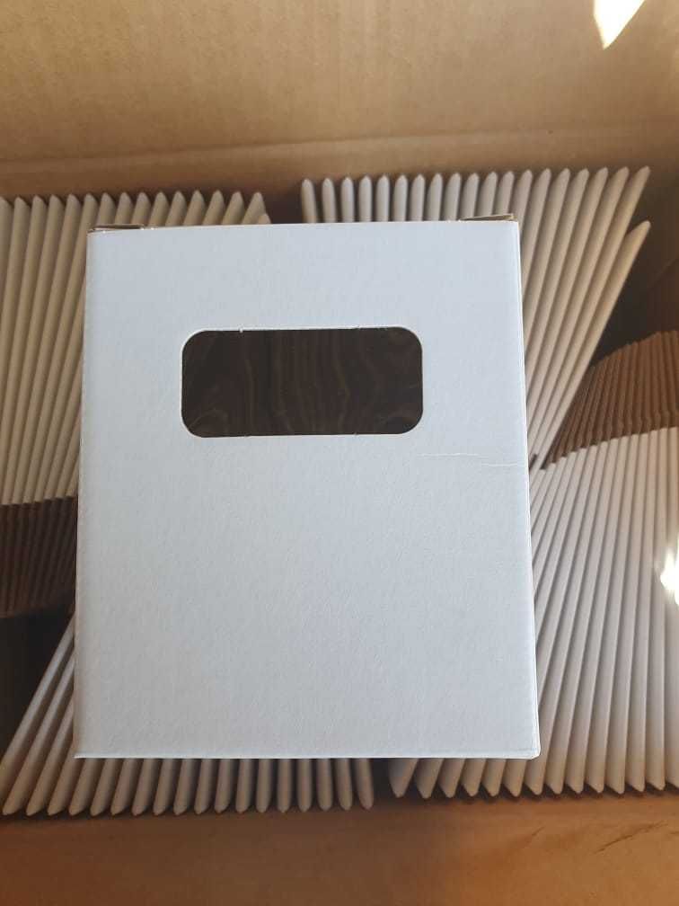 Karton kartonik opakowanie na drobne z wizjerem rzeczy wrkęty