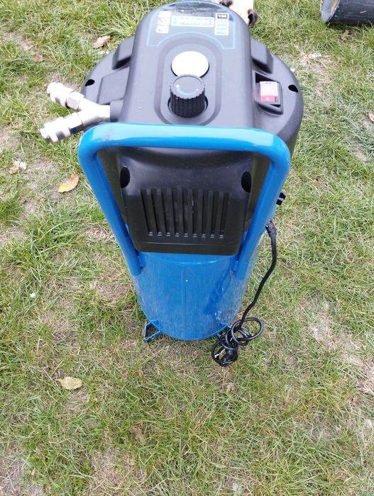 Kompresor pionowy HC50V Scheppach