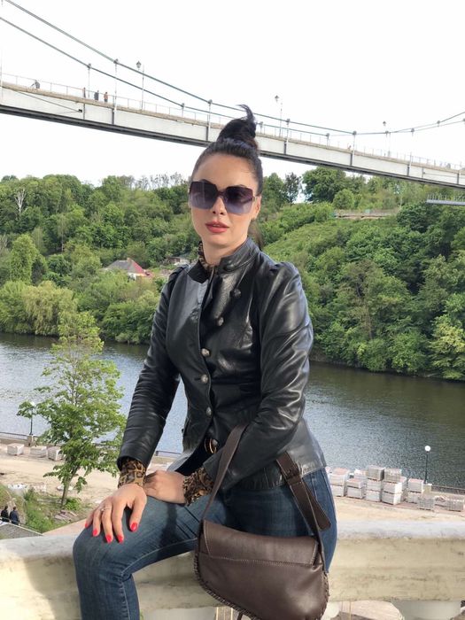Куртка шкіряна жіноча