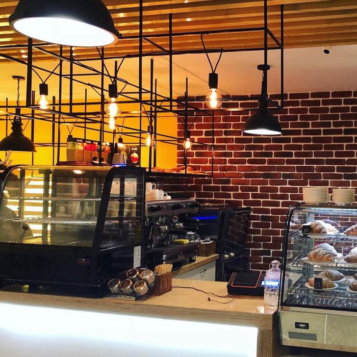 Кавʼярня діюча, чудова локація із стабільним потоком клієнтів