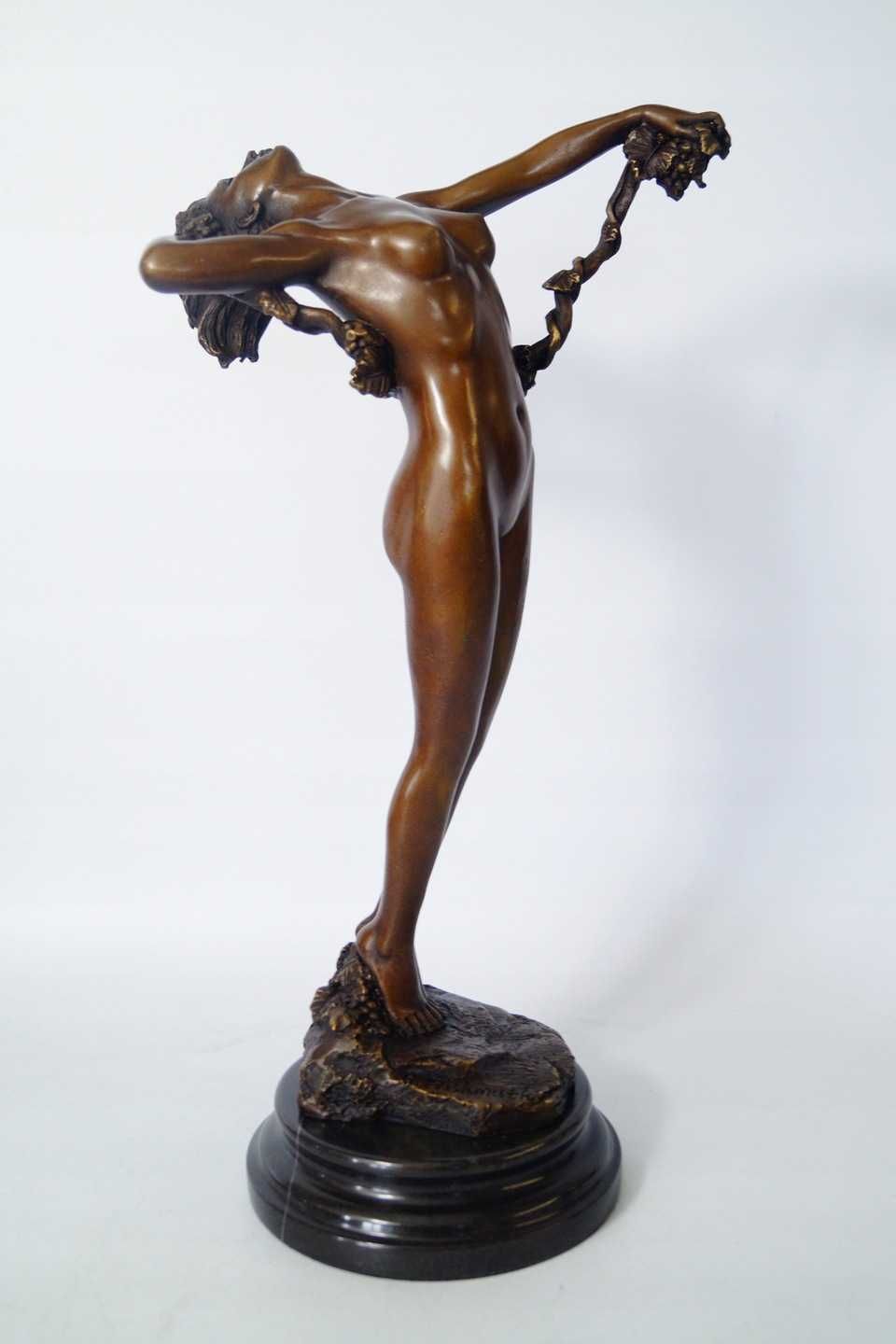 Naga kobieta rzeźba z brazu figura secesja