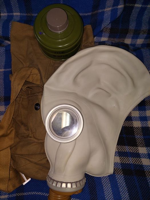 Продам противогазы гп-5.