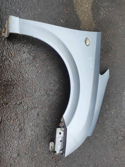 Opel Meriva A błotnik przedni prawy Z163