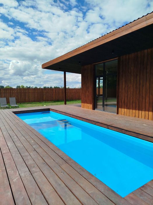 Будиночок з басейном і сауною подобово