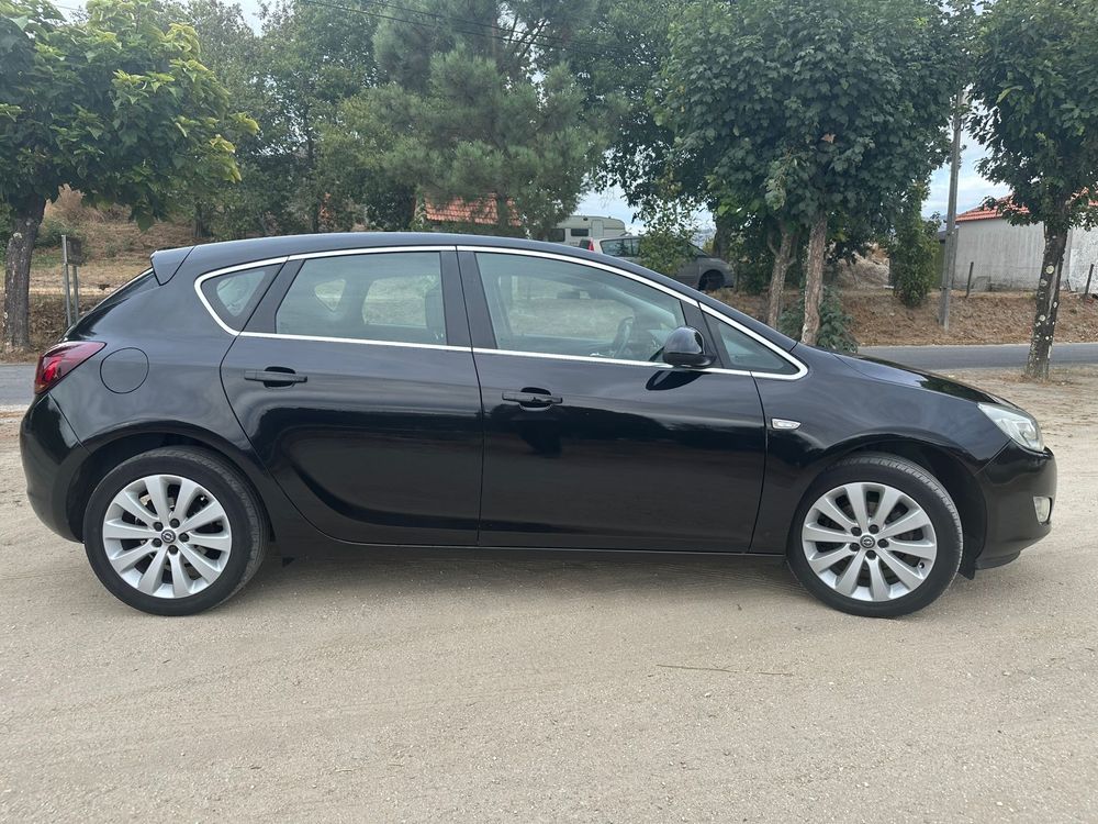 Opel Astra J Cosmos