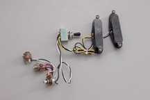 Squier by Fender Mustang Pickups + Wiring