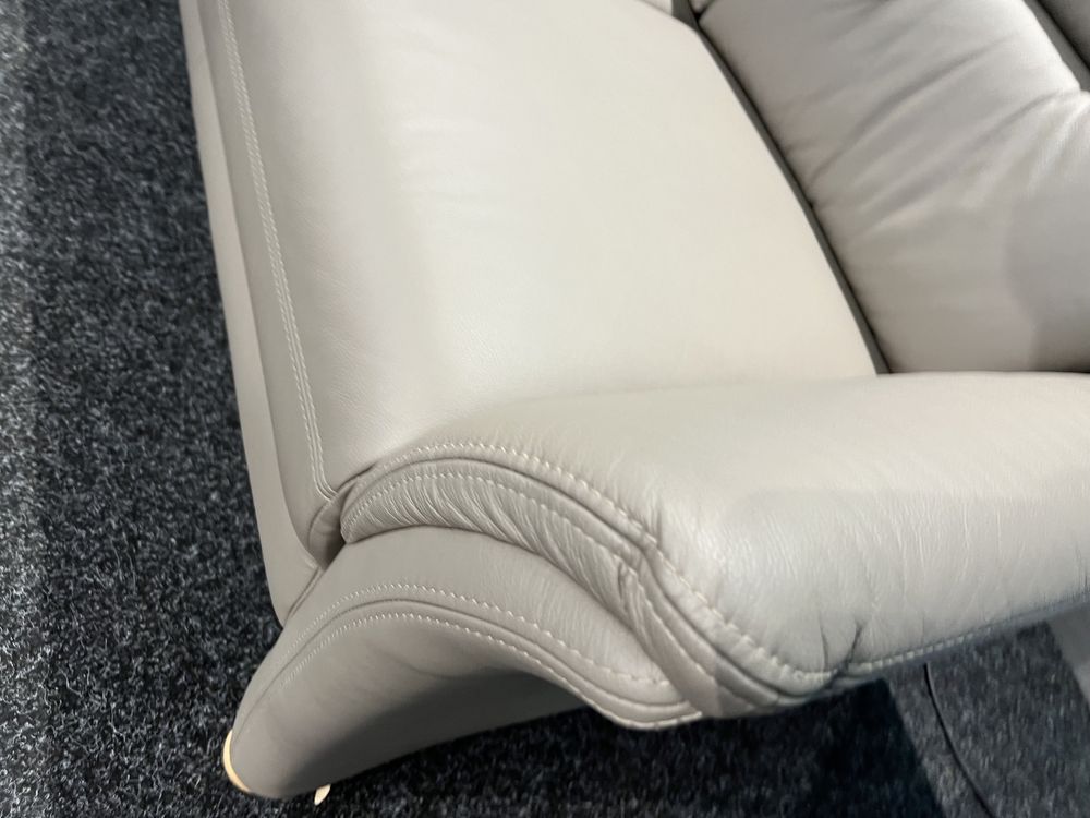 Виставковий шкіряний диван крісло пуфік дивани шкіряні