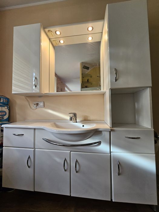 Zestaw mebli łazienkowych 140cm Komplet Szafka Umywalka Lustro Słupek