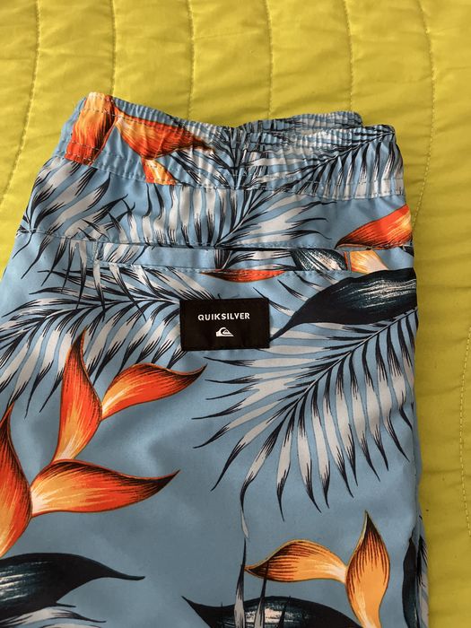 Calção de banho NOVOS c/ etiqueta Quiksilver 14 anos