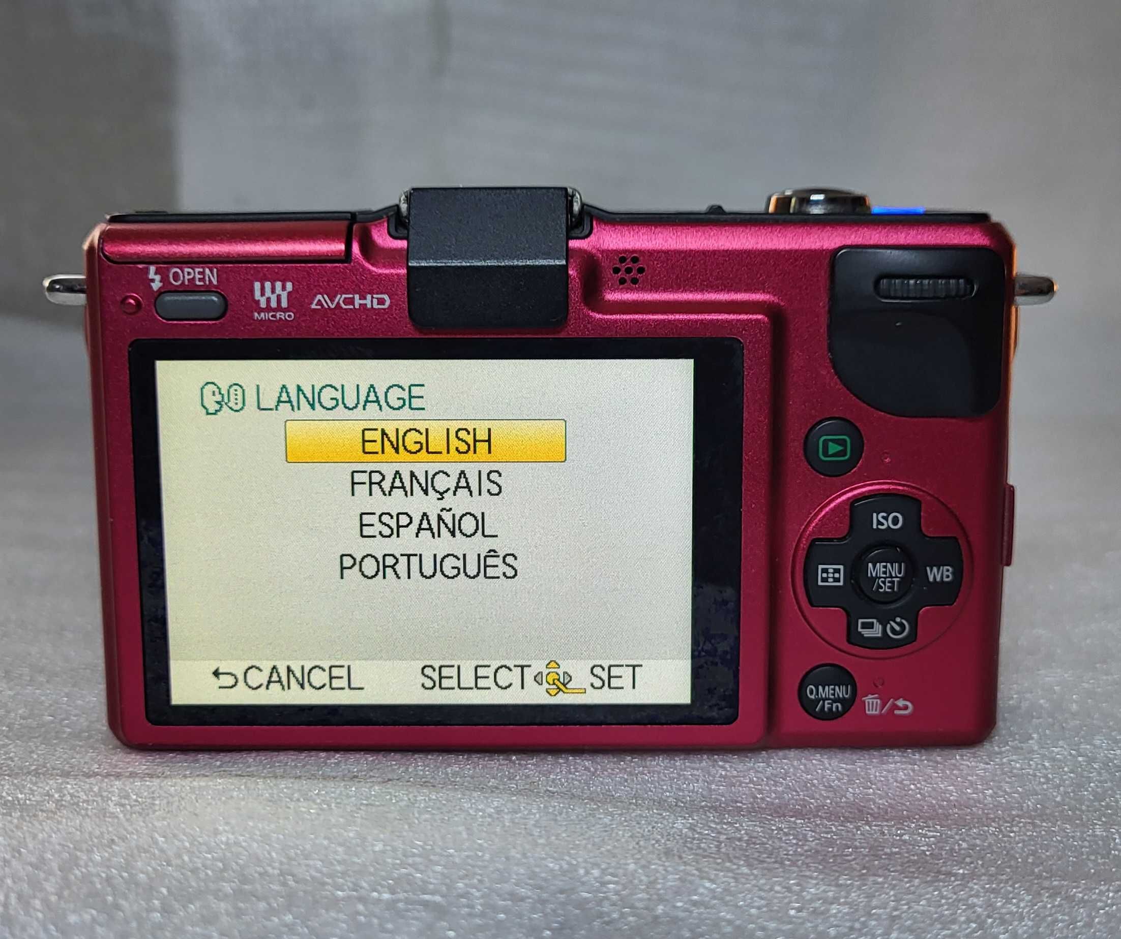 Цифровой фотоаппарат Panasonic Lumix DMC-GF2 + G Vario 14-42мм ASPH