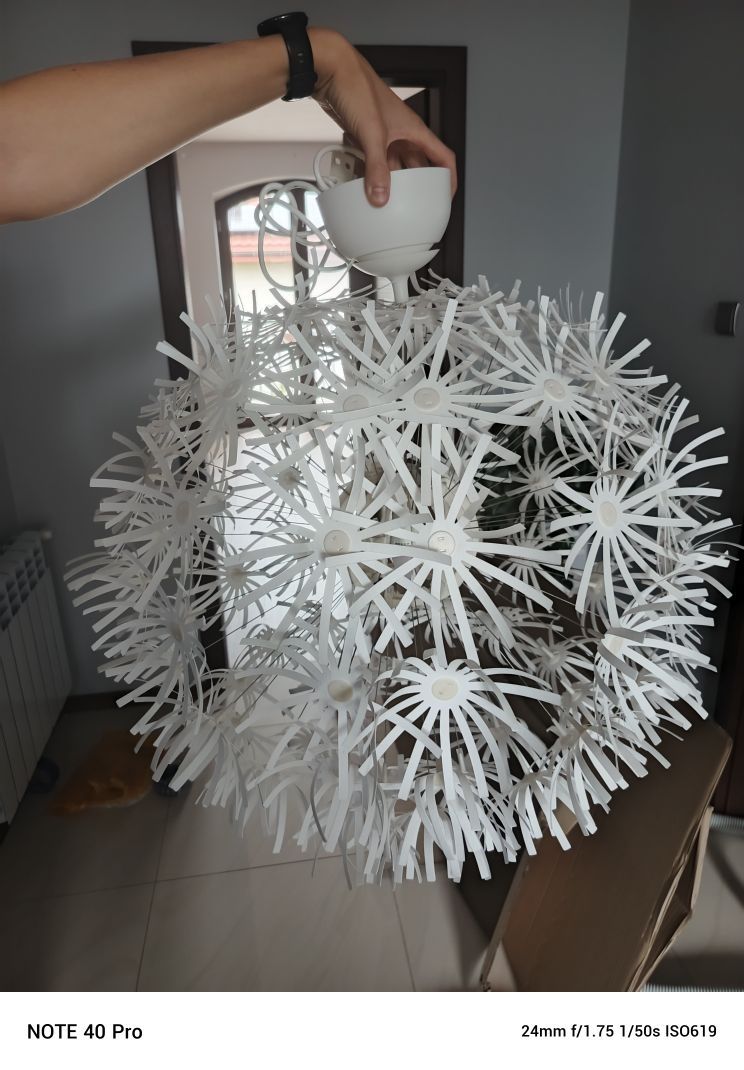 Lampa Ikea biała pokój dziecięcy
