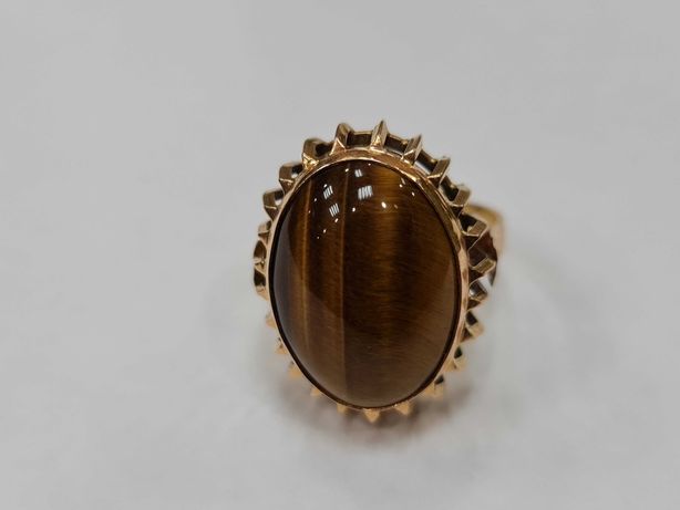 II poł. XX wieku! Złoty pierścionek/ 750/ 6.70 gram/ R18/ Kwarc