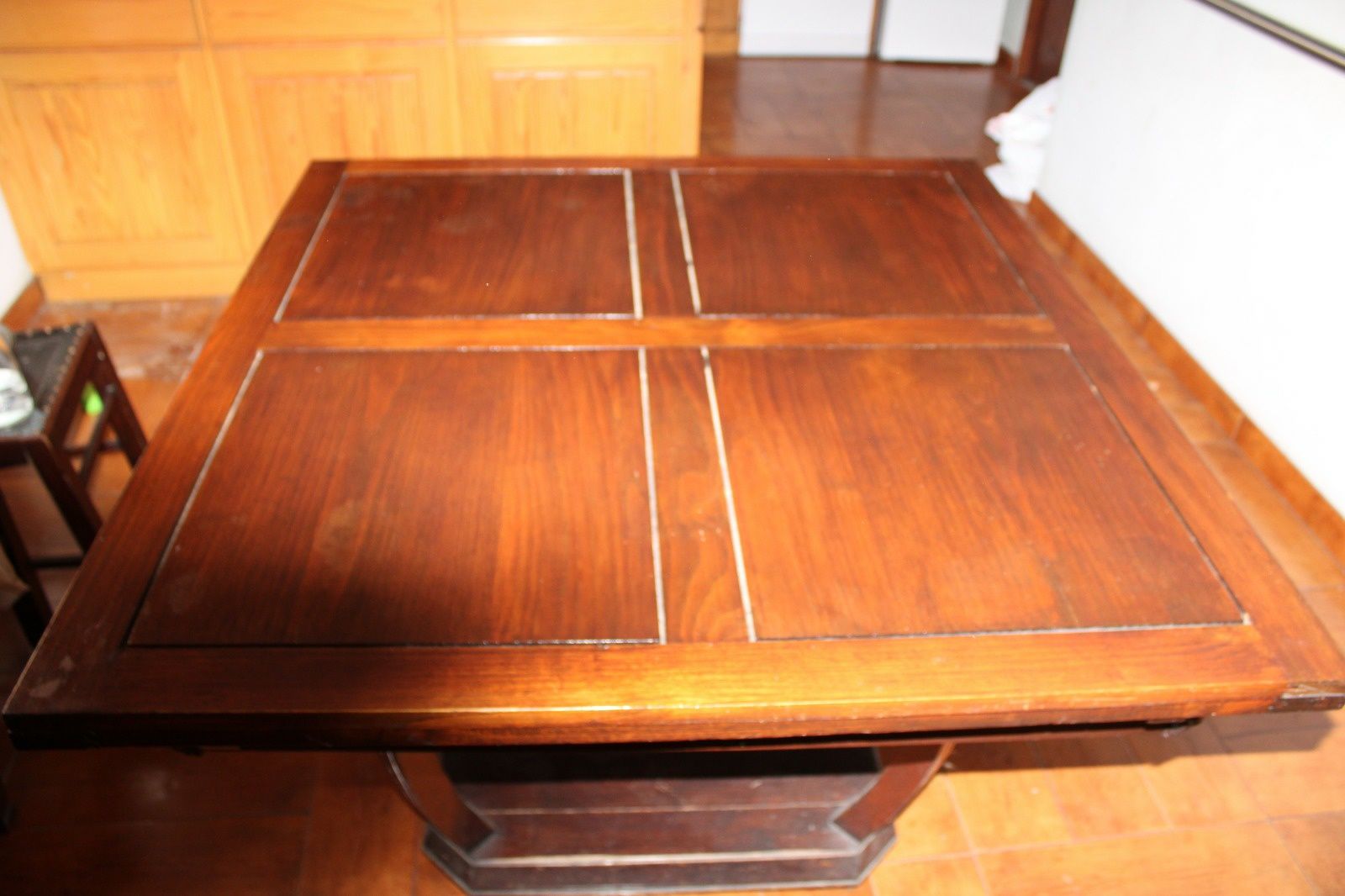 Mesa de Jantar em madeira extensível