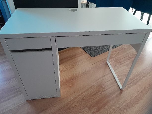 Białe biurko MICKE Ikea