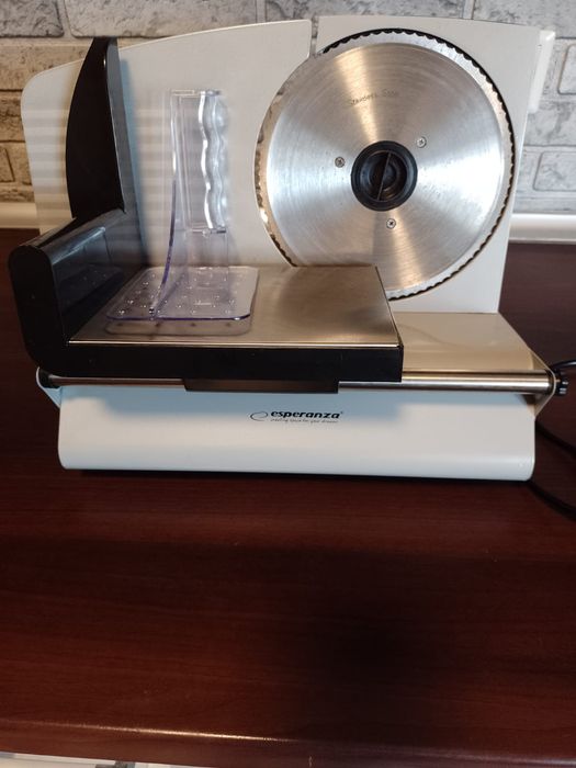 Krajalnica jak  nowa !.