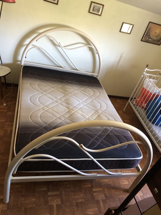 Cama de ferro branca