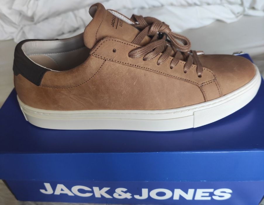 Продам чоловічі кросівки JackJones