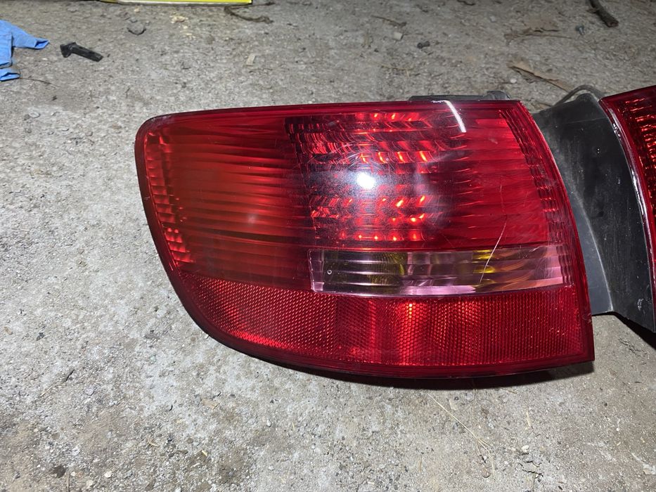 Lampa tył prawa lewa Audi A6 C6 kombi oryginał wkład