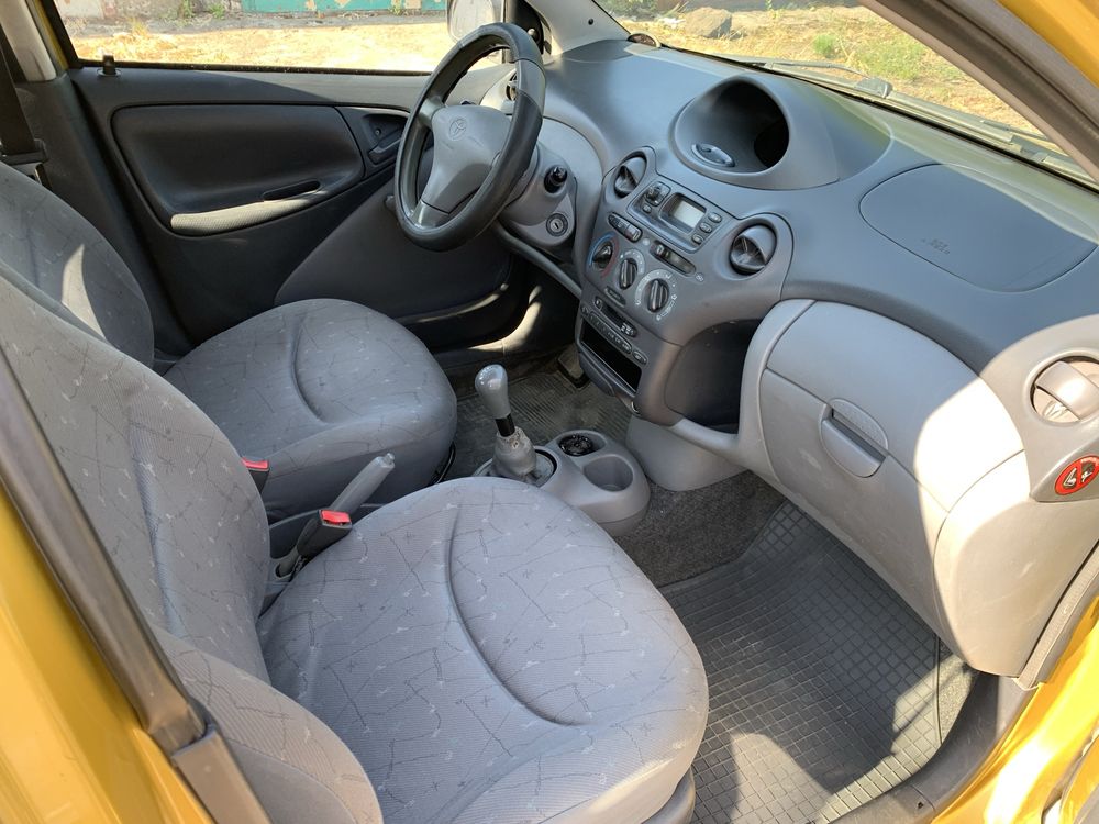 Продаю автомобіль Toyota Yaris