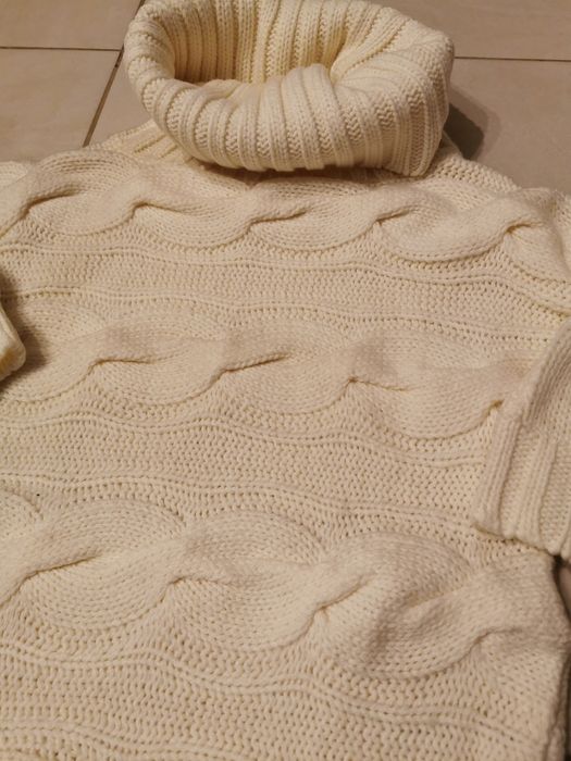 Śliczny ciepły sweterek golf  r. S/M