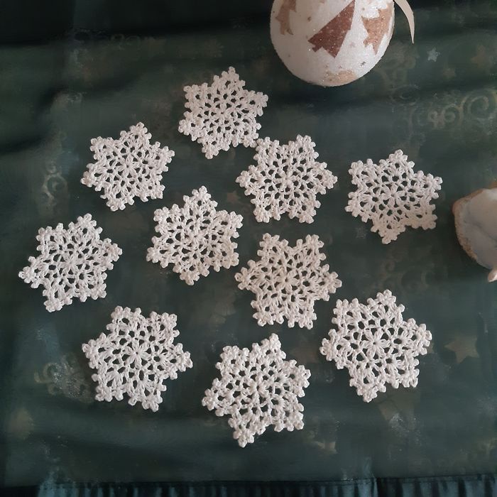 Ozdoby na choinkę gwiazdki szydełkowe handmade