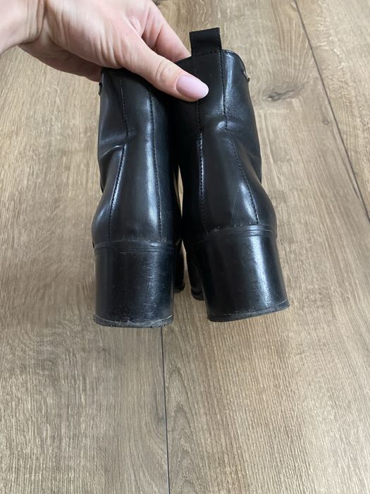 Шкіряні ботінки на каблуку осінні на флісі