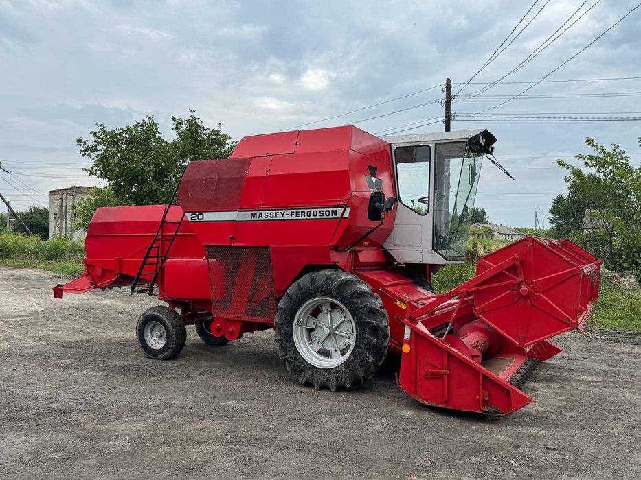 Свіжо привезений комбайн Massey Ferguson 20 48S Клас Sampo Норвегія