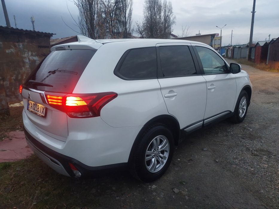 Продам митсубиси отлендер