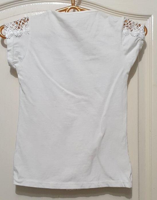 Футболки для девочки много