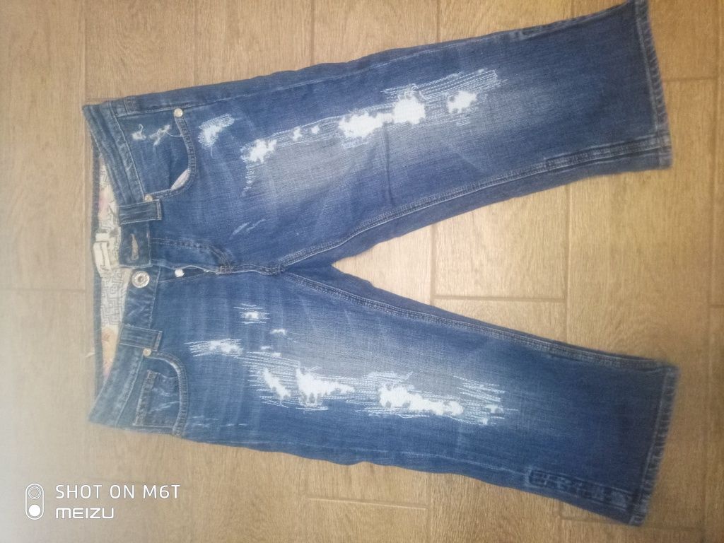 Женские джинсовые бриджи (капри)