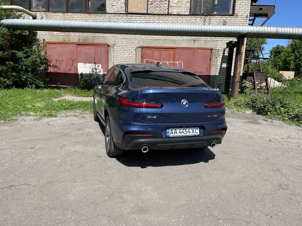 BMW X4 i30 (252 л.с.)