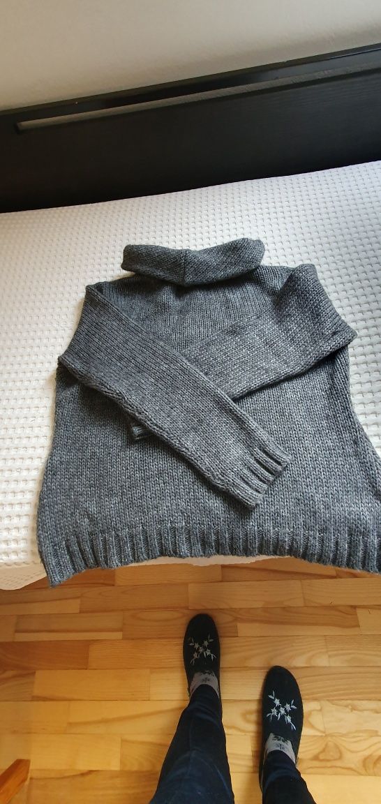 Gruby ciepły sweter Lisa Campione