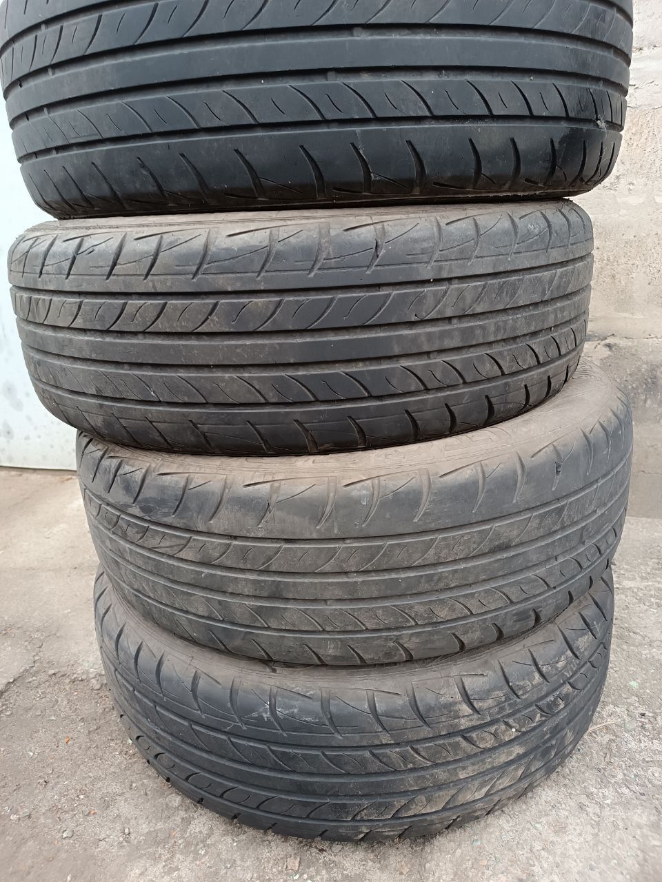 Продам резину r16