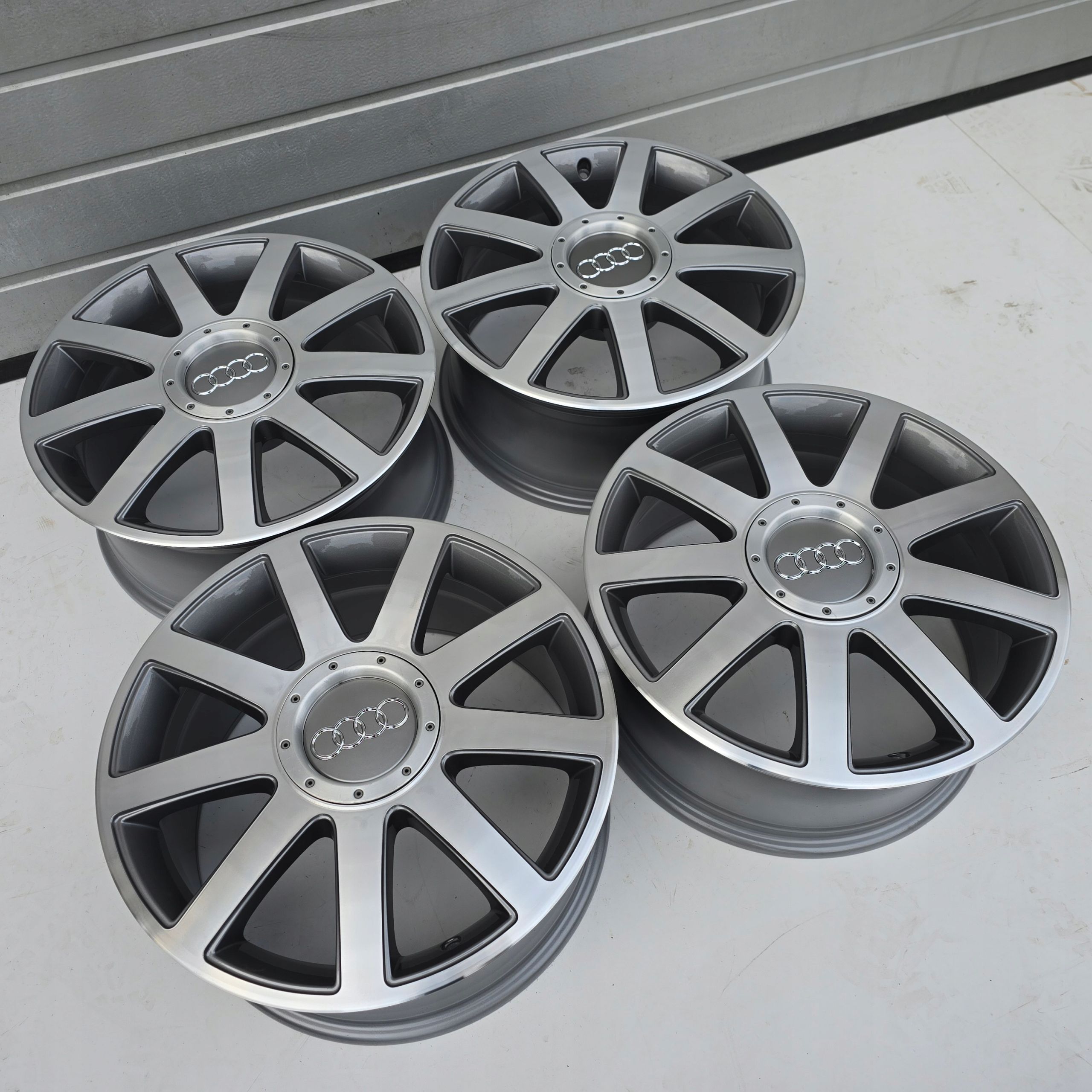 Audi A4 B6 B7 A6 C5 C6 A3 Q3 5x112 17'' ET43 4X