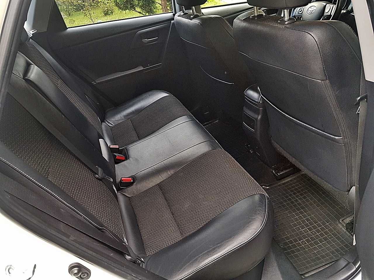 Toyota Auris II 1,8 Benz-Hybryda 2013 Nawig Alusy Automat Stan SUPER !
