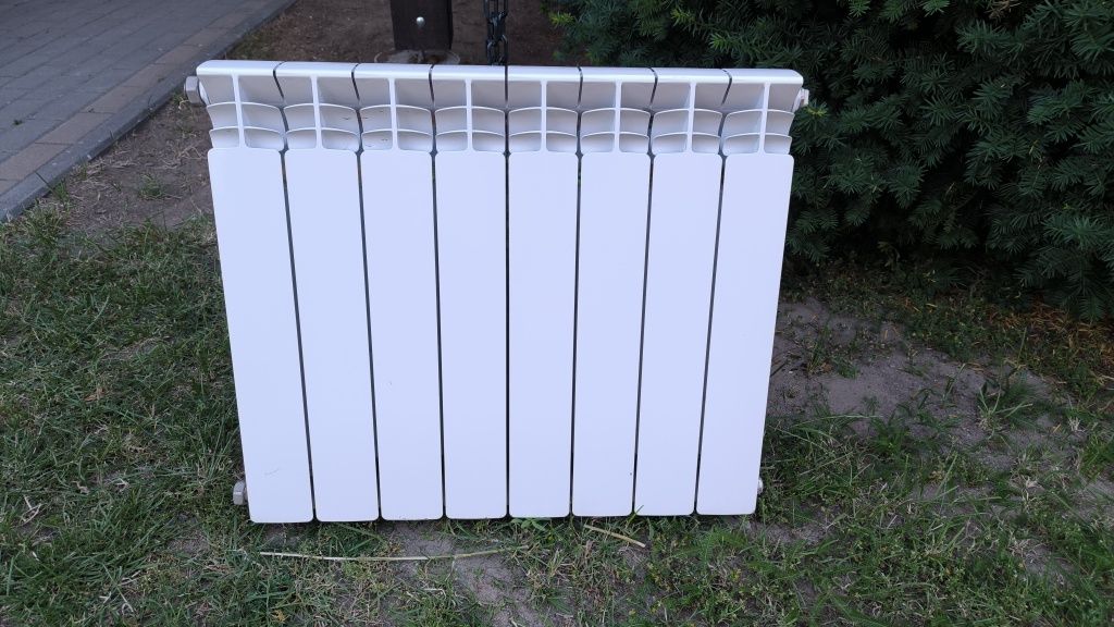 Grzejnik aluminiowy biały - żeberko