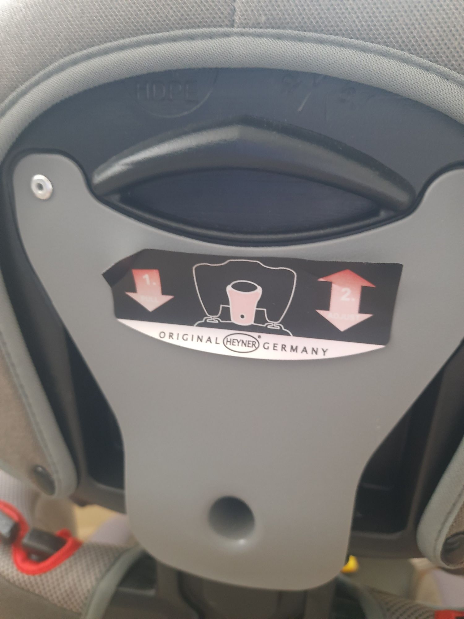 Автокрісло Heyner
