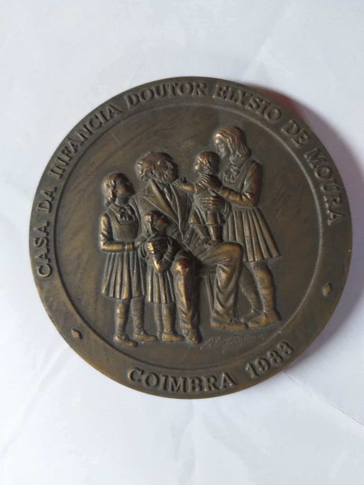 Medalha comemorativa dos 50 anos da venda da pasta na Univ. de Coimbra