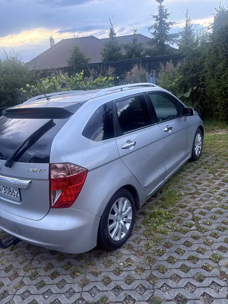 SPRzedam HONDE  FRV 1.8  BeNzYnA 6 biegowa 6 osobowa przebieg 184000