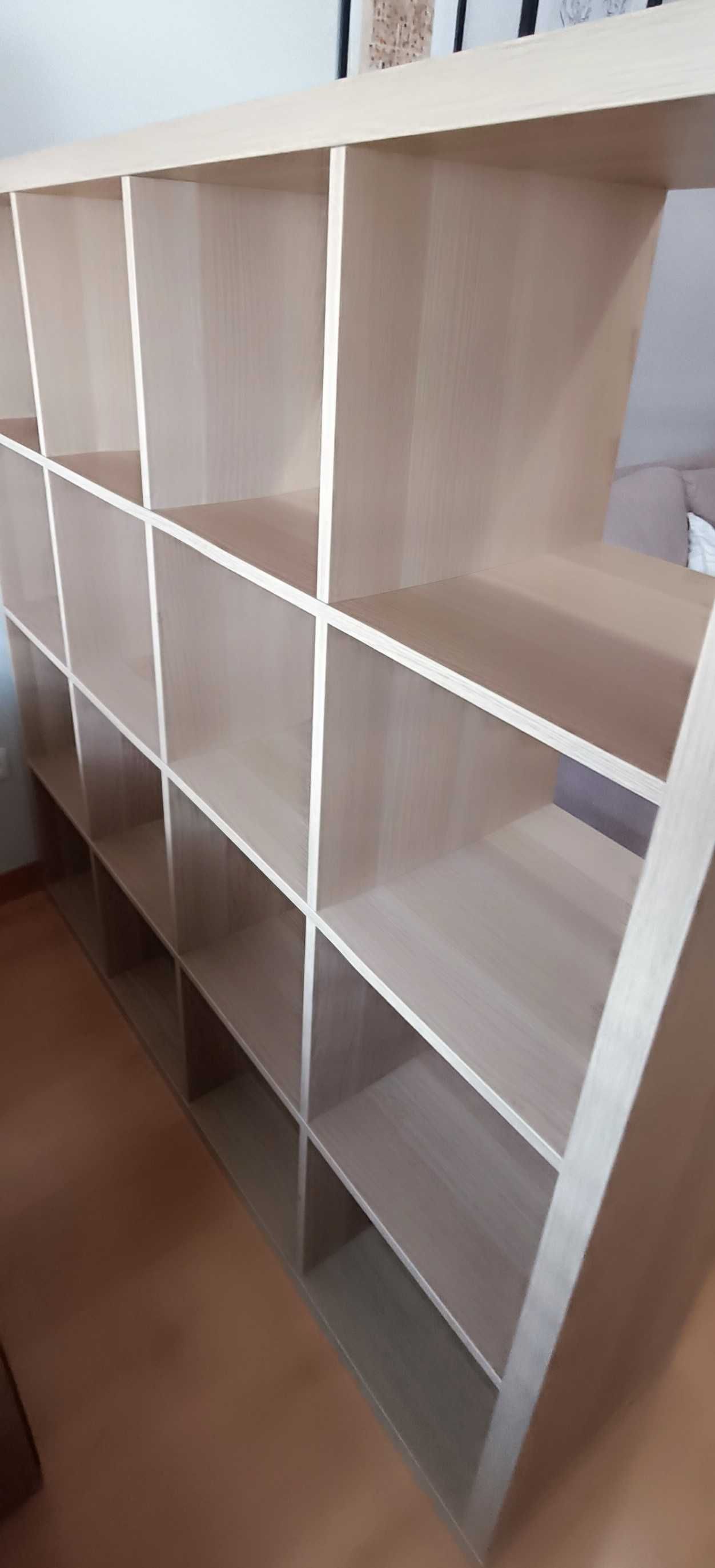 Estantes de quadrados (Ikea KALLAX), 16 quadrados, Carvalho
