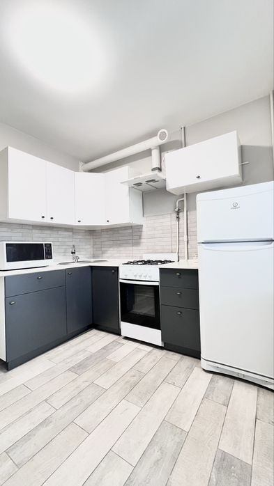 Здам 1 к кв метро Нивки, Берестейська, Сирець, Посольство США