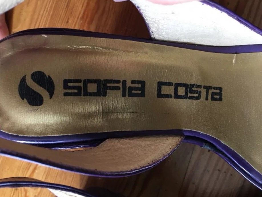 Sandálias/Sapatos salto alto marca Sofia Costa, cor roxa – Novos