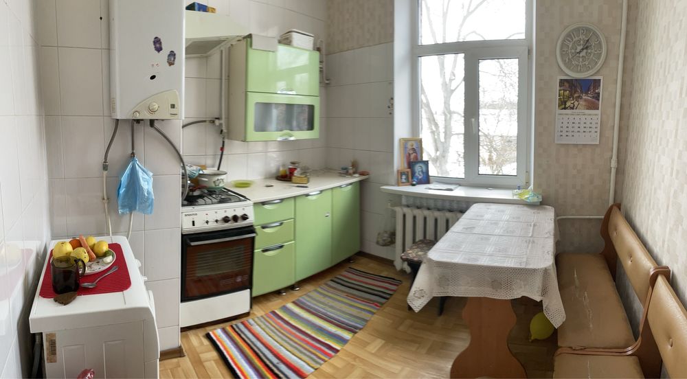 Продам 2х кімнатну в центрі міста Гребінка, Полтавська обл