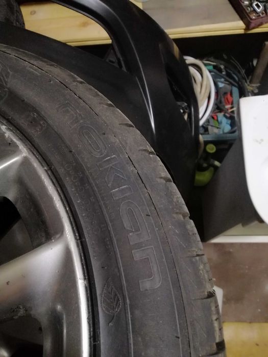 диск с резиною на інфініті бу оригінальний 215 55 17 нокіан