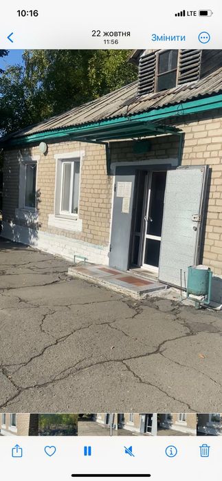 Продаж будiвлi 700 КВ м у центрi мiста Першотравеньск Червона лiнiя.