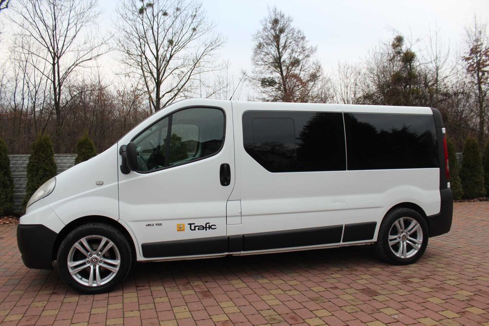 Renault Trafic 2011 оригінальний пасажир 9 мість рідна фарба