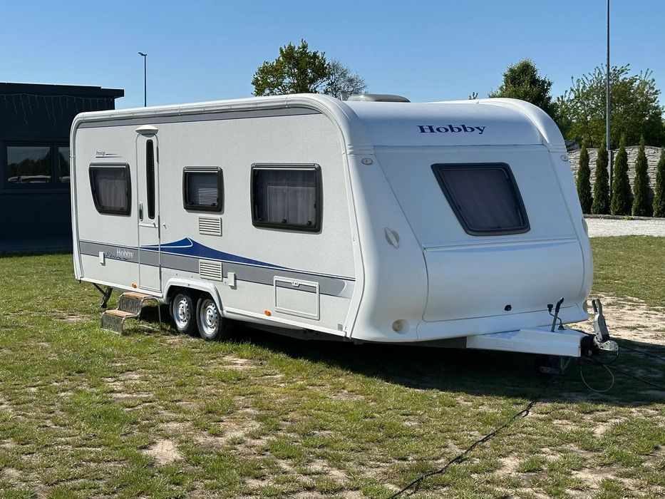 Hobby 610 UL z nową markizą i oponami. DMC 1800 kg.  Przyczepa po dużym serwisie z fakturą i gwarancją.