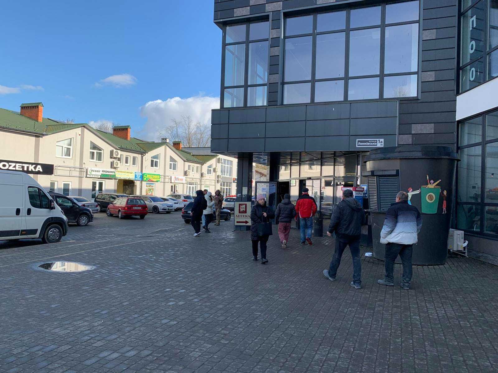 Самбір вул. Лемківська 1а, продаж приміщення в ТЦ