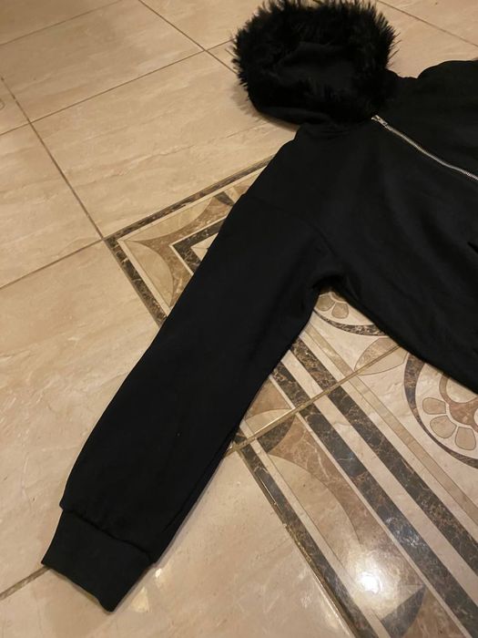Зіп худі з мєховим капюшоном чорне аляска куртка opium y2k fur hoodie