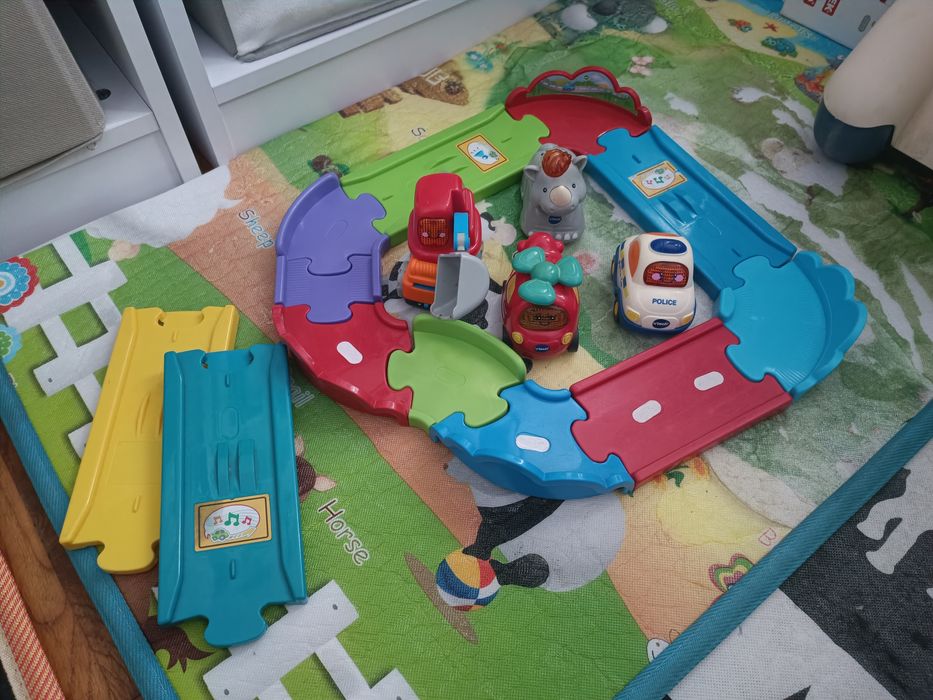 Tor tut tut z autkami zabawka dla chłopca interaktywne